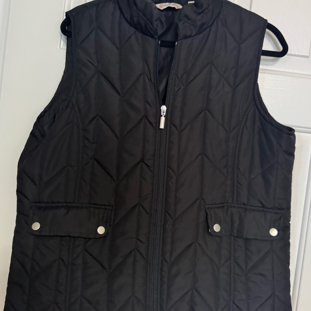 Women's Black Quilted Sleeveless Vest with Front Zip